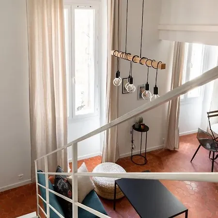 公寓 Authentique Situe En Plein Centre D'antibes *